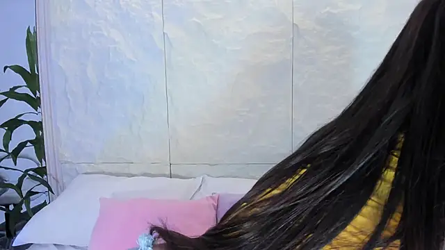 AvyMilton online show from 12/01/25, 11:37