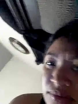 SINUECASTILLO online show from 10/08/25, 11:30