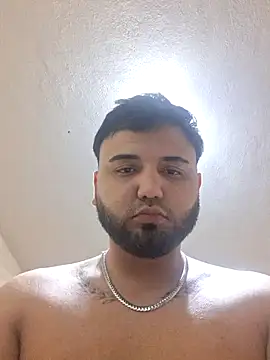 Snapshot of SINUECASTILLO chatting on 02/15/26, 08:57 SINUECASTILLO online show from 02/15/26, 08:57