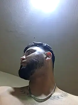 Snapshot of SINUECASTILLO chatting on 02/27/26, 09:26 SINUECASTILLO online show from 02/27/26, 09:26