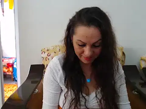 Snapshot of MissElla chatting on 03/03/25, 06:37 MissElla online show from 03/03/25, 06:37