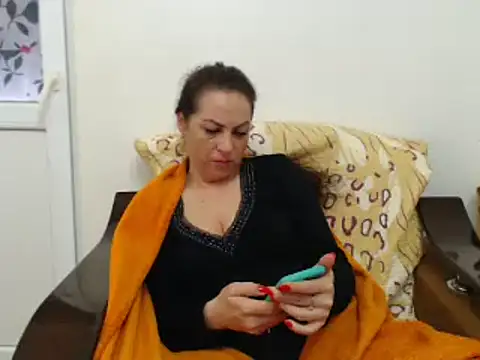 Snapshot of MissElla chatting on 03/20/25, 04:40 MissElla online show from 03/20/25, 04:40