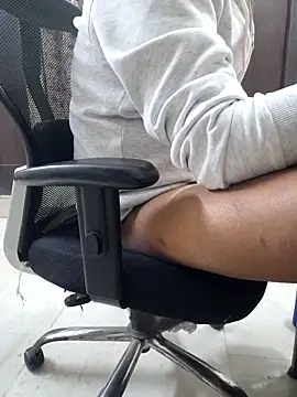 divyansh hyderabadi online show from 12/15/25, 05:06