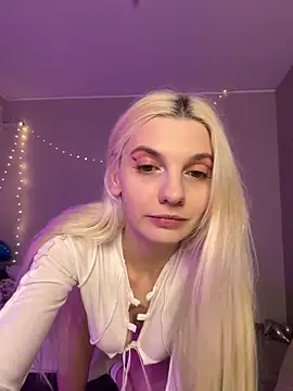 LoveLuna  online show from 02/20/25, 07:41