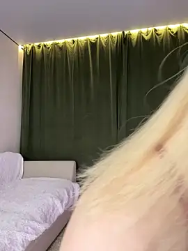 LoveLuna  online show from 02/05/26, 08:02