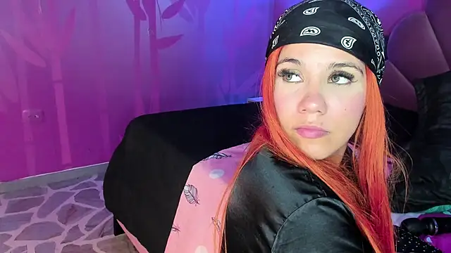 MelaniieRoux online show from 03/22/25, 06:00