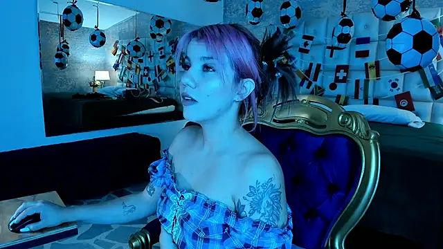 Snapshot of MelaniieRoux chatting on 07/11/26, 07:38 MelaniieRoux online show from 07/11/26, 07:38