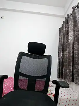 sanaya baby online show from 04/04/26, 06:49