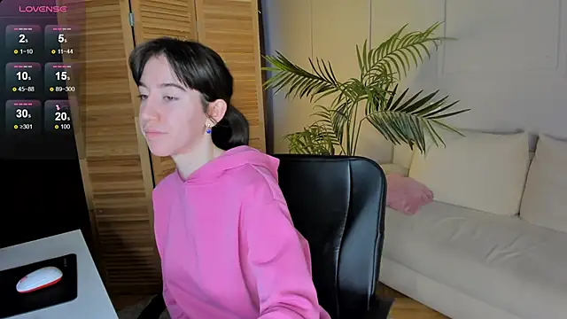 Belle Via online show from 02/28/25, 05:26