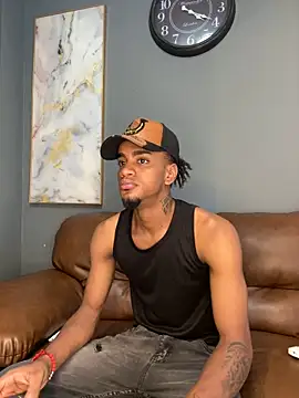 Snapshot of AaronCruz_ chatting on 01/18/25, 07:37 AaronCruz  online show from 01/18/25, 07:37