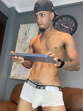 Snapshot of AaronCruz_ chatting on 01/27/25, 07:24 AaronCruz  online show from 01/27/25, 07:24