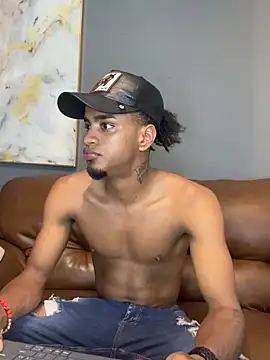 Snapshot of AaronCruz_ chatting on 02/03/25, 07:31 AaronCruz  online show from 02/03/25, 07:31