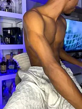 Snapshot of AaronCruz_ chatting on 10/23/25, 02:27 AaronCruz  online show from 10/23/25, 02:27