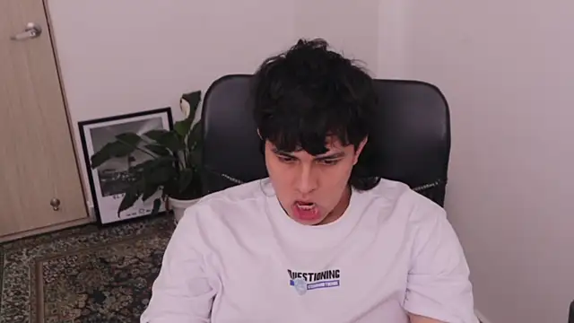 Tony Hoffa online show from 04/19/26, 05:23