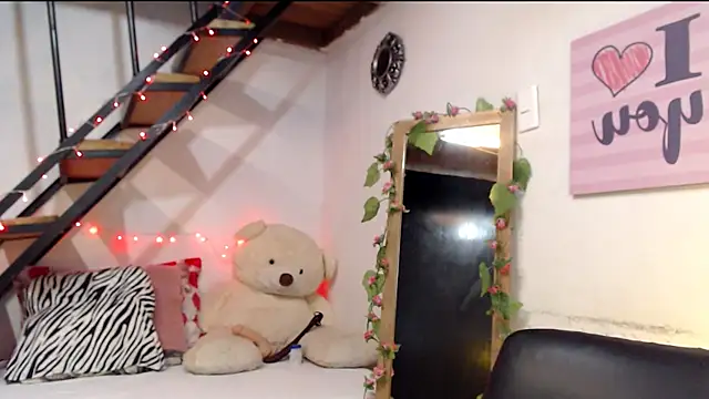 luna sky83 online show from 01/08/25, 05:37