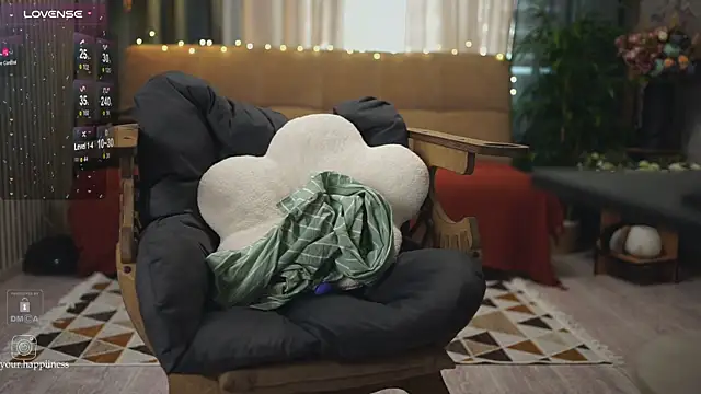 Feral Berrry  online show from 02/13/25, 09:30