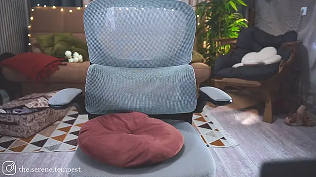 Feral Berrry  online show from 11/11/25, 05:40