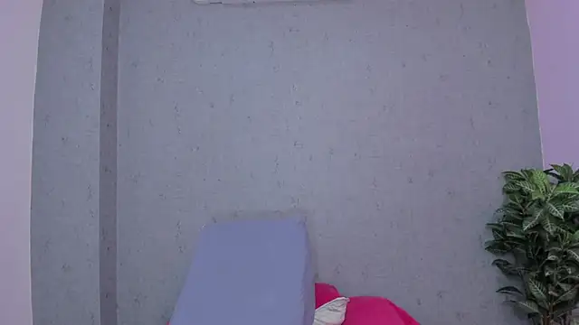 Tiffany mendez online show from 11/18/25, 12:20