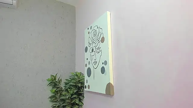 Tiffany mendez online show from 04/04/26, 12:02