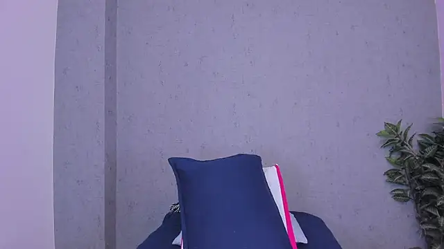 Tiffany mendez online show from 04/21/26, 12:11