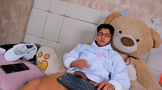 Snapshot of Muichiro_tokito1 chatting on 12/23/24, 10:42 Muichiro tokito1 online show from 12/23/24, 10:42