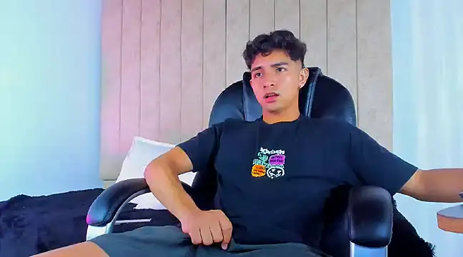 Snapshot of Muichiro_tokito1 chatting on 02/28/25, 03:48 Muichiro tokito1 online show from 02/28/25, 03:48