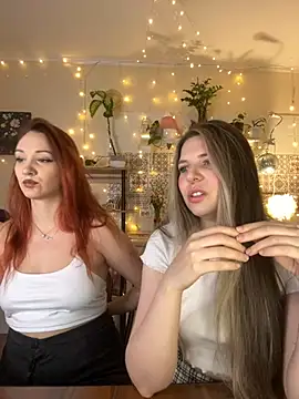 Snapshot of Annie_aww chatting on 03/04/25, 07:32 Annie aww online show from 03/04/25, 07:32