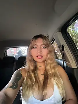 amanda-medrano1 online show from 03/28/26, 02:49