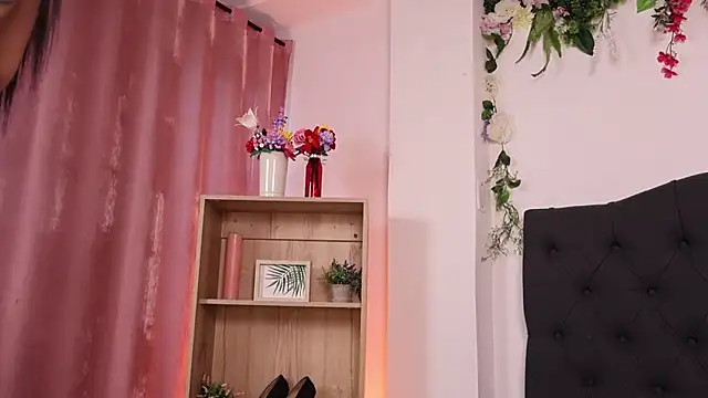 JulessCornett online show from 02/13/26, 08:27