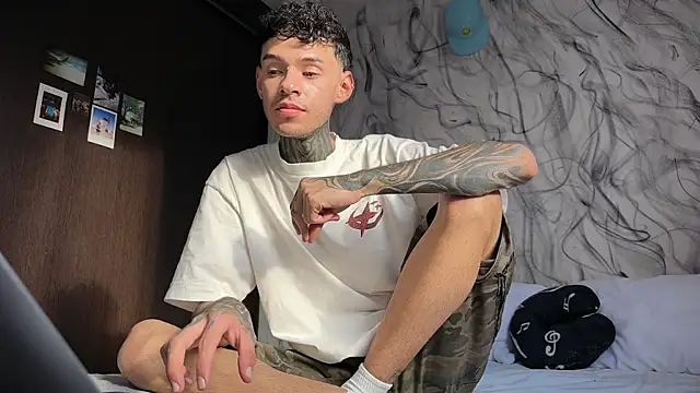 Saturno v online show from 04/15/26, 09:48