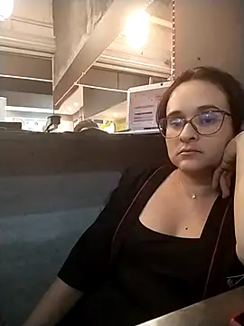 Snapshot of WasabiiiiiiChan24 chatting on 10/18/25, 02:25 WasabiiiiiiChan24 online show from 10/18/25, 02:25