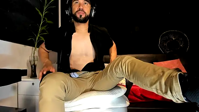 alessandro wye online show from 11/18/25, 03:01