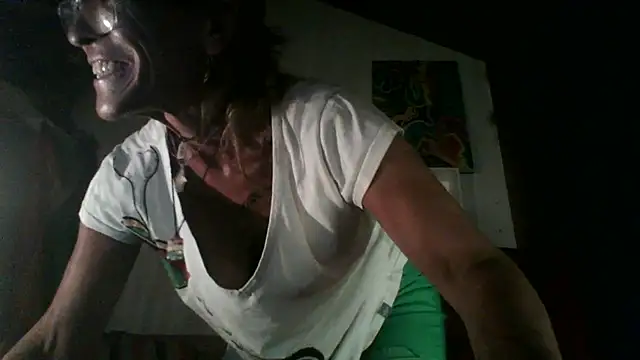 Snapshot of sabinytahot chatting on 12/24/24, 03:27 sabinytahot online show from 12/24/24, 03:27