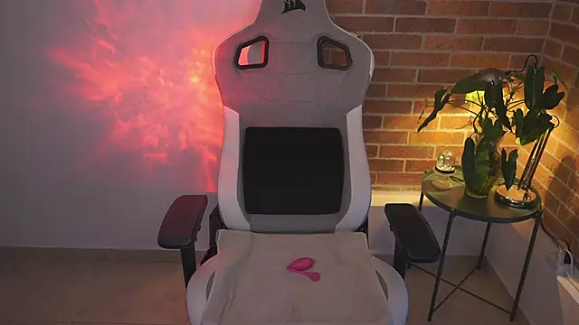 anyacutex online show from 02/19/25, 10:31