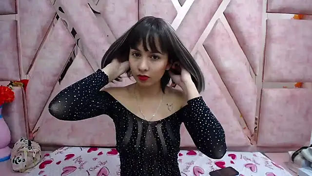 Paris Petit online show from 04/19/26, 03:28