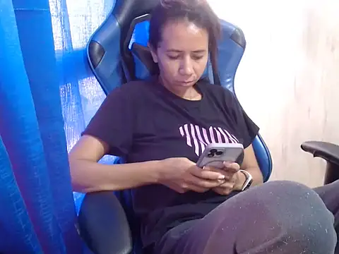 Snapshot of Erotic_latina chatting on 03/19/25, 12:45 Erotic latina online show from 03/19/25, 12:45