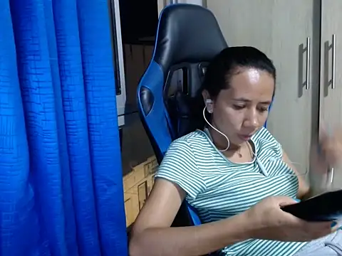 Snapshot of Erotic_latina chatting on 09/24/25, 01:20 Erotic latina online show from 09/24/25, 01:20