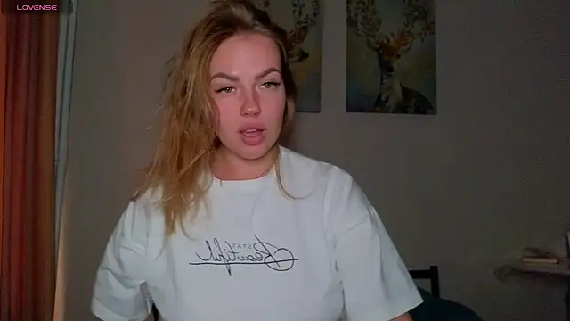 EmilyRobbie online show from 04/19/26, 03:44