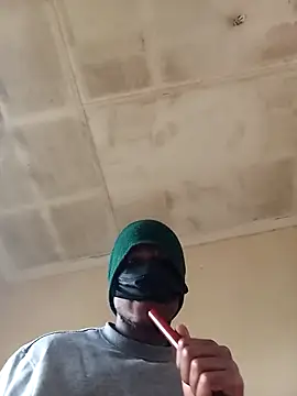 izinjamfee2 online show from 09/29/25, 09:25