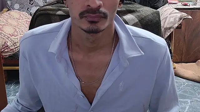 Snapshot of Habibi_big_b chatting on 05/06/26, 06:30 Habibi big b online show from 05/06/26, 06:30