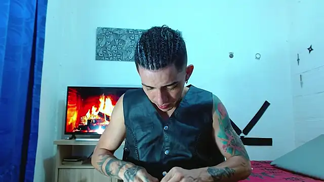 Snapshot of targuerian22 chatting on 01/16/25, 05:11 targuerian22 online show from 01/16/25, 05:11