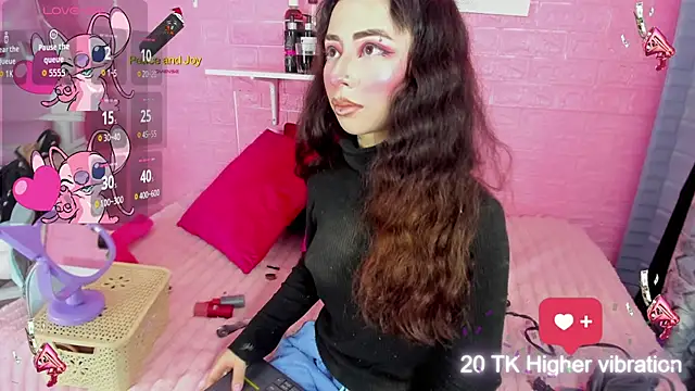 hanna  azumi online show from 10/31/25, 03:40