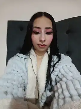 Snapshot of hanna__azumi chatting on 05/22/26, 10:15 hanna azumi online show from 05/22/26, 10:15