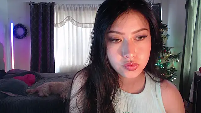 Emilyswan04 online show from 12/17/24, 06:42