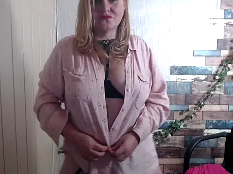 DaniellaKiss online show from 10/02/25, 06:59