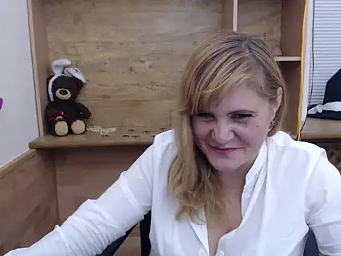 DaniellaKiss online show from 10/20/25, 08:09