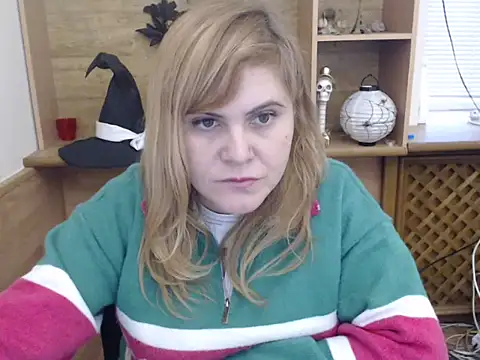 DaniellaKiss online show from 12/20/25, 12:01