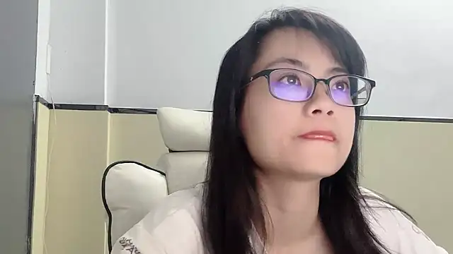 Snapshot of Honey-cici chatting on 03/11/25, 08:20 Honey-cici online show from 03/11/25, 08:20