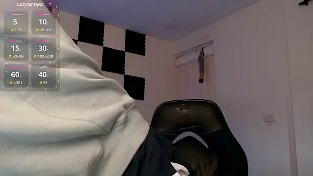 Snapshot of bryamado69 chatting on 09/20/25, 11:33 bryamado69 online show from 09/20/25, 11:33