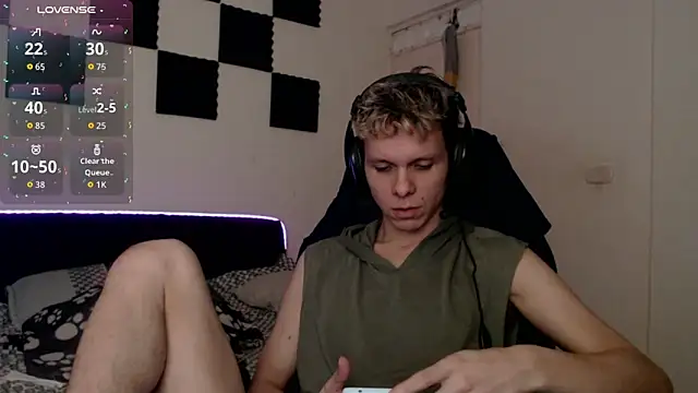 Snapshot of bryamado69 chatting on 10/06/25, 10:40 bryamado69 online show from 10/06/25, 10:40